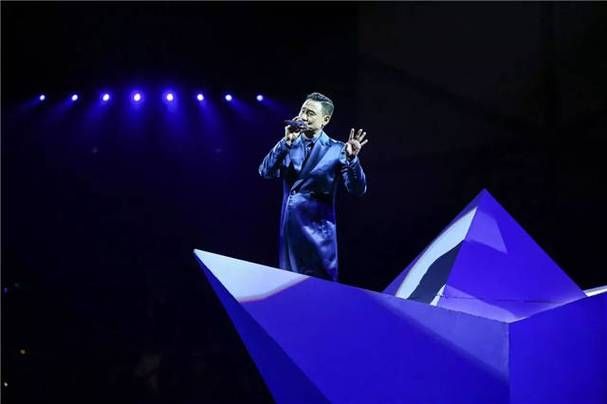 张学友音乐之旅演唱会震撼开唱 经典金曲全回顾