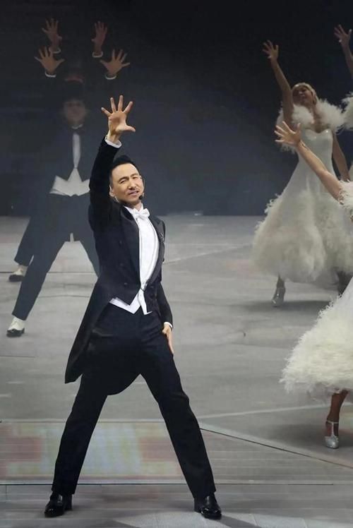 张学友黑历史回顾歌神也曾年少轻狂