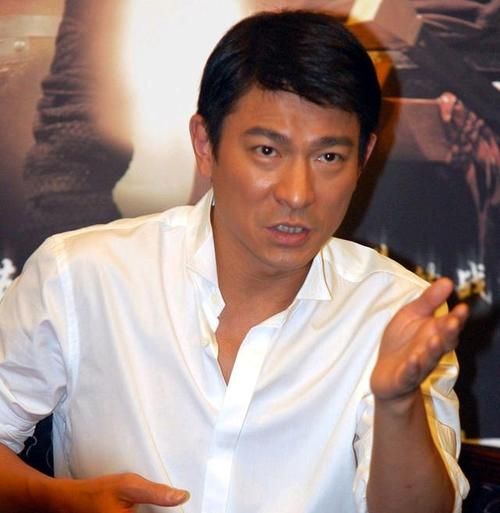 影帝刘德华：从龙套到天王巨星的传奇人生