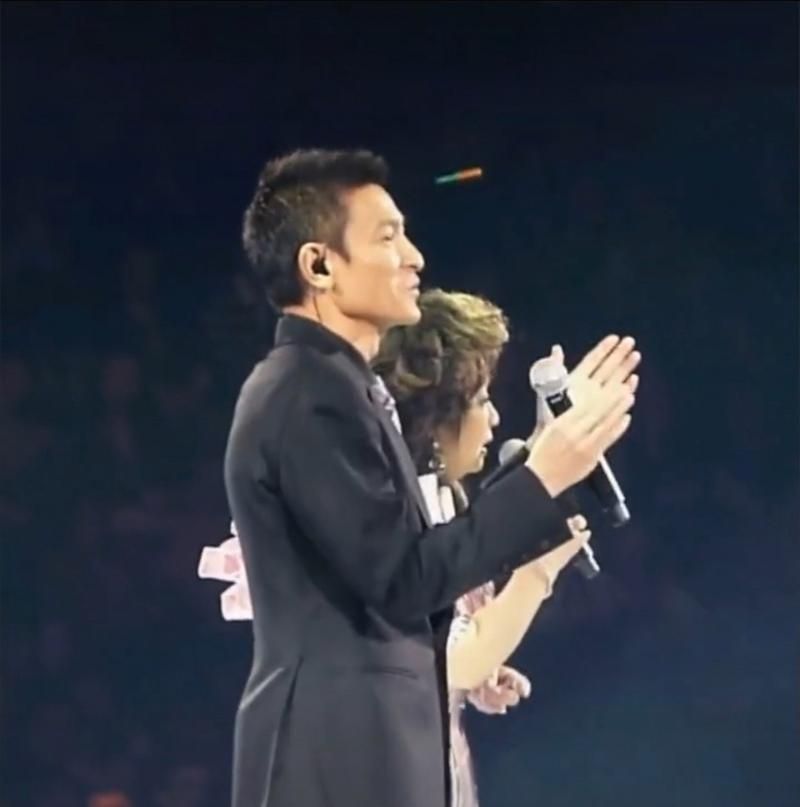 徐小凤刘德华同台演出？那些年我们一起追过的星