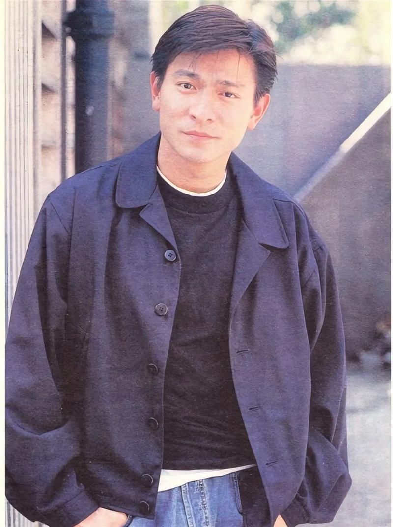 怀旧金曲：重温刘德华经典歌曲潮水的感动