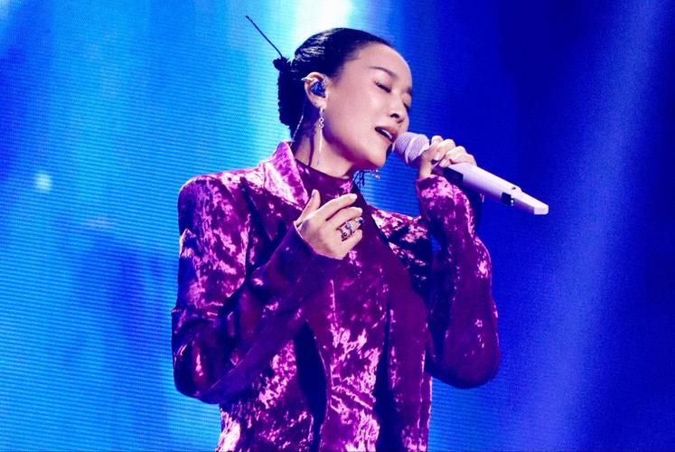 想听那英的歌看这里 歌手那英的歌曲大全