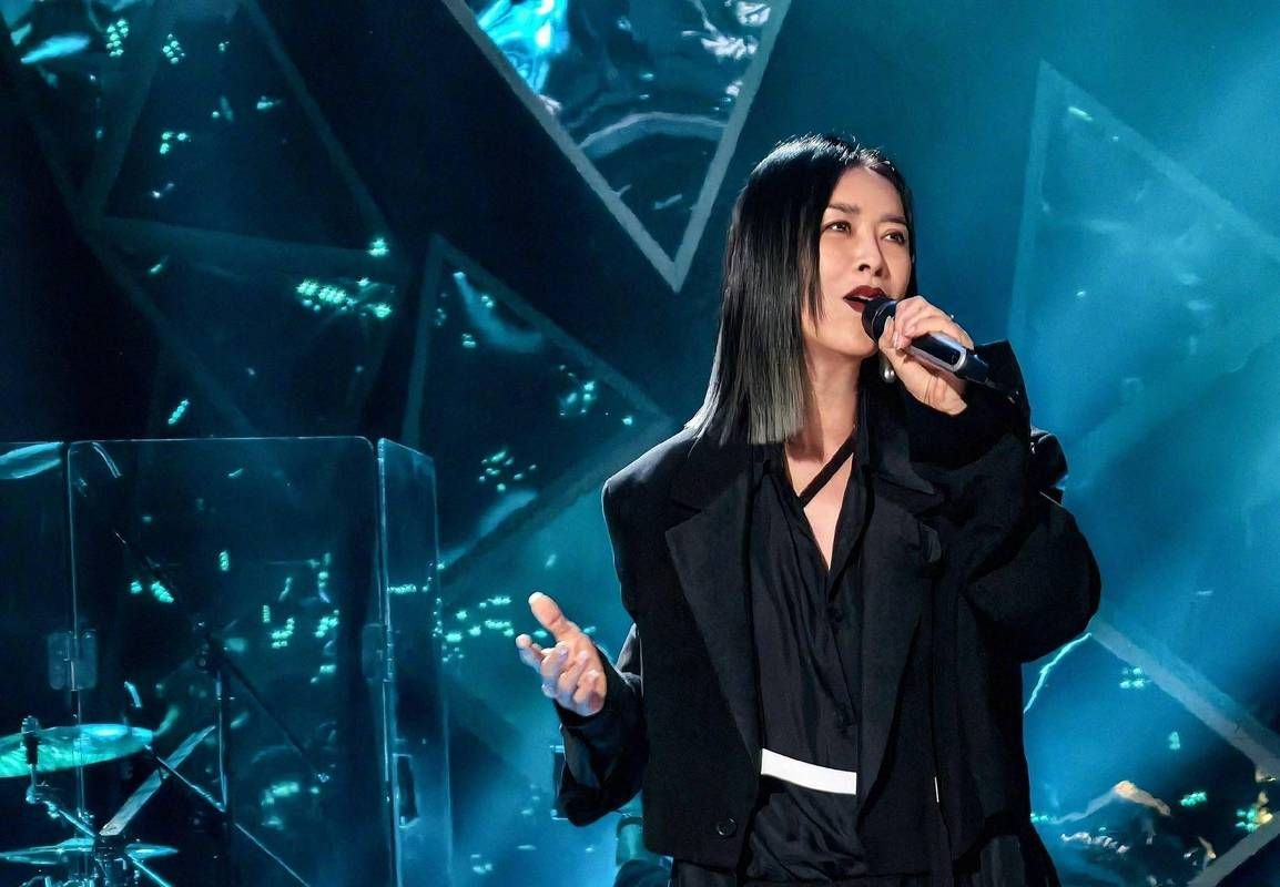 想听那英的歌看这里 歌手那英的歌曲大全