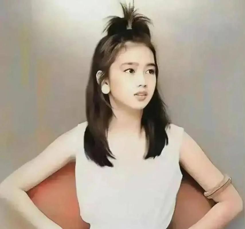 想看刘德华女儿照片？罕见露面，气质出众，遗传了父母优良基因