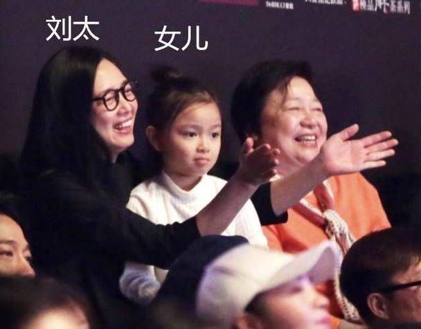 想看刘德华女儿照片？罕见露面，气质出众，遗传了父母优良基因