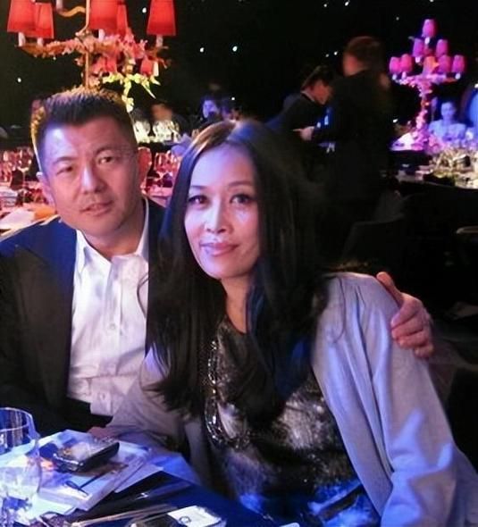 想知道歌手那英老公是谁看完你就明白了