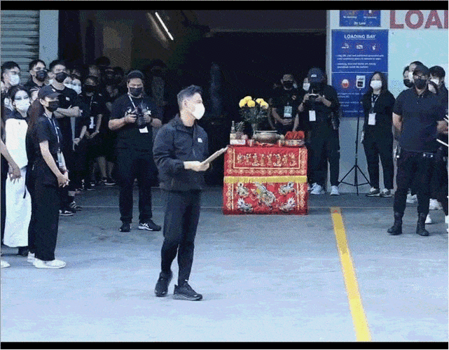 意外！张学友演唱会惊现刘德华粉丝，现场一片混乱？