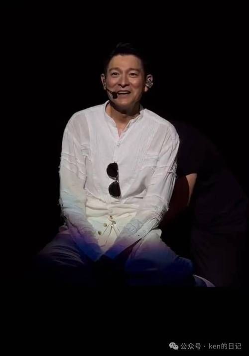 揭秘刘德华练习歌曲的创作过程，听歌背后的故事