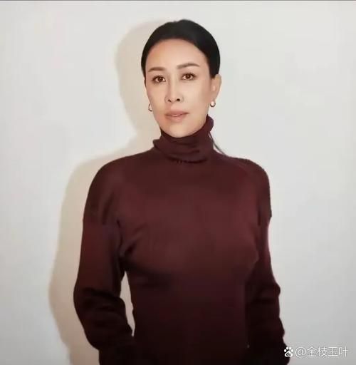 新歌声那英的衣服背后设计师原来是他