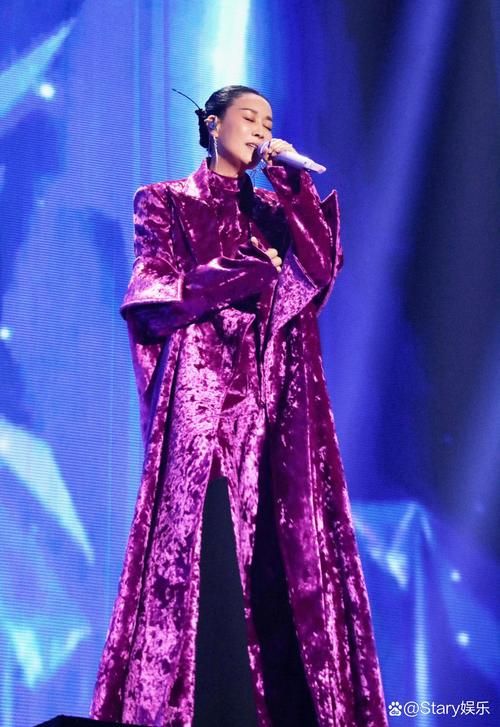 新歌声那英的衣服背后设计师原来是他