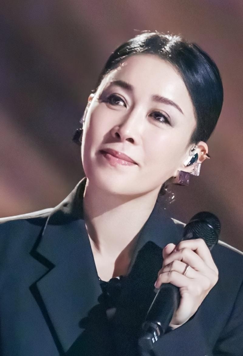 春暖花开那英演唱版本与原唱对比分析
