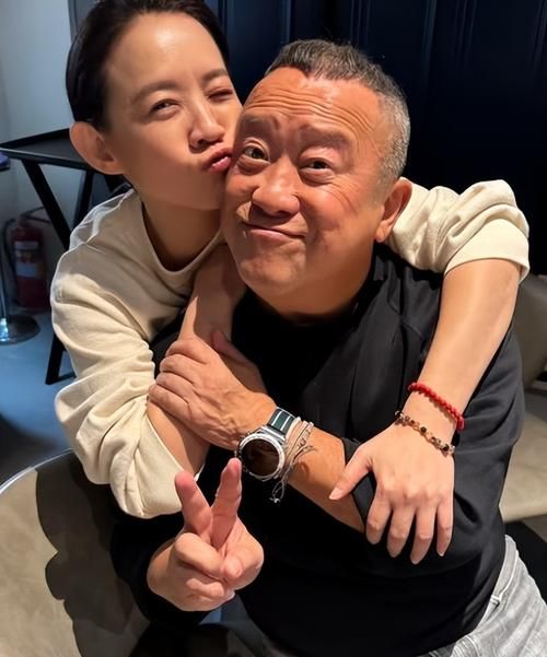 曾志伟颁奖台上调侃刘德华，两人关系竟如此微妙？
