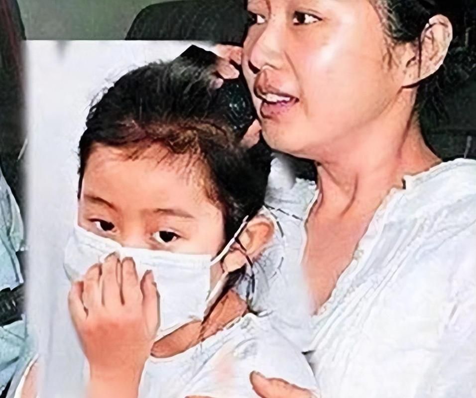朱丽倩和刘德华的女儿近况一家三口生活曝光