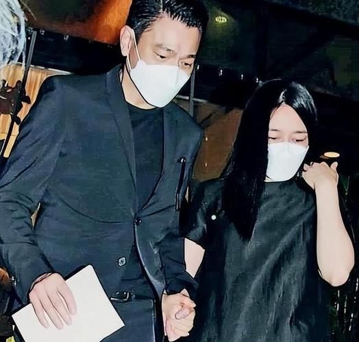 朱丽倩近照引热议 刘德华妻子生活状态曝光