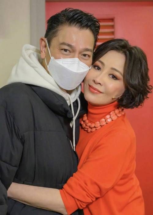 李丽珍刘德华早年同框照曝光勾起无数回忆