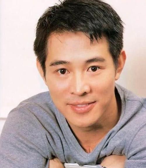 李连杰刘德华：回顾两位巨星的辉煌成就与未来
