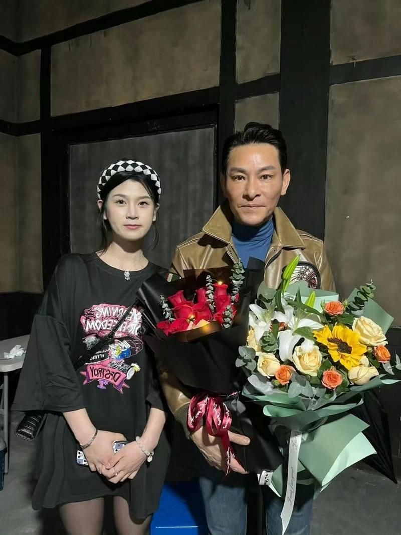 杜奕衡模仿刘德华细节对比 谁更胜一筹