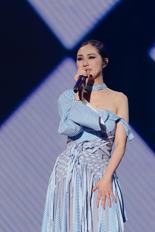 杨千嬅刘德华杭州演唱会，双巨星同台闪耀，你pick谁？