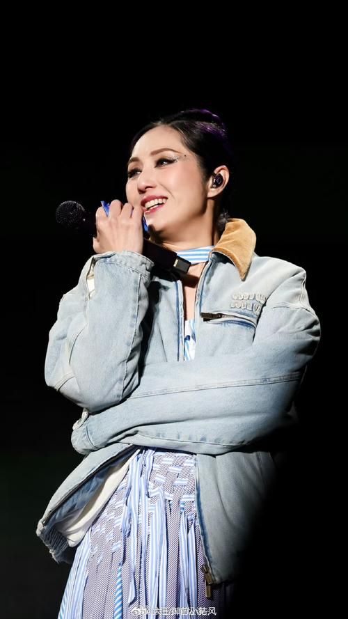 杨千嬅刘德华杭州演唱会，双巨星同台闪耀，你pick谁？