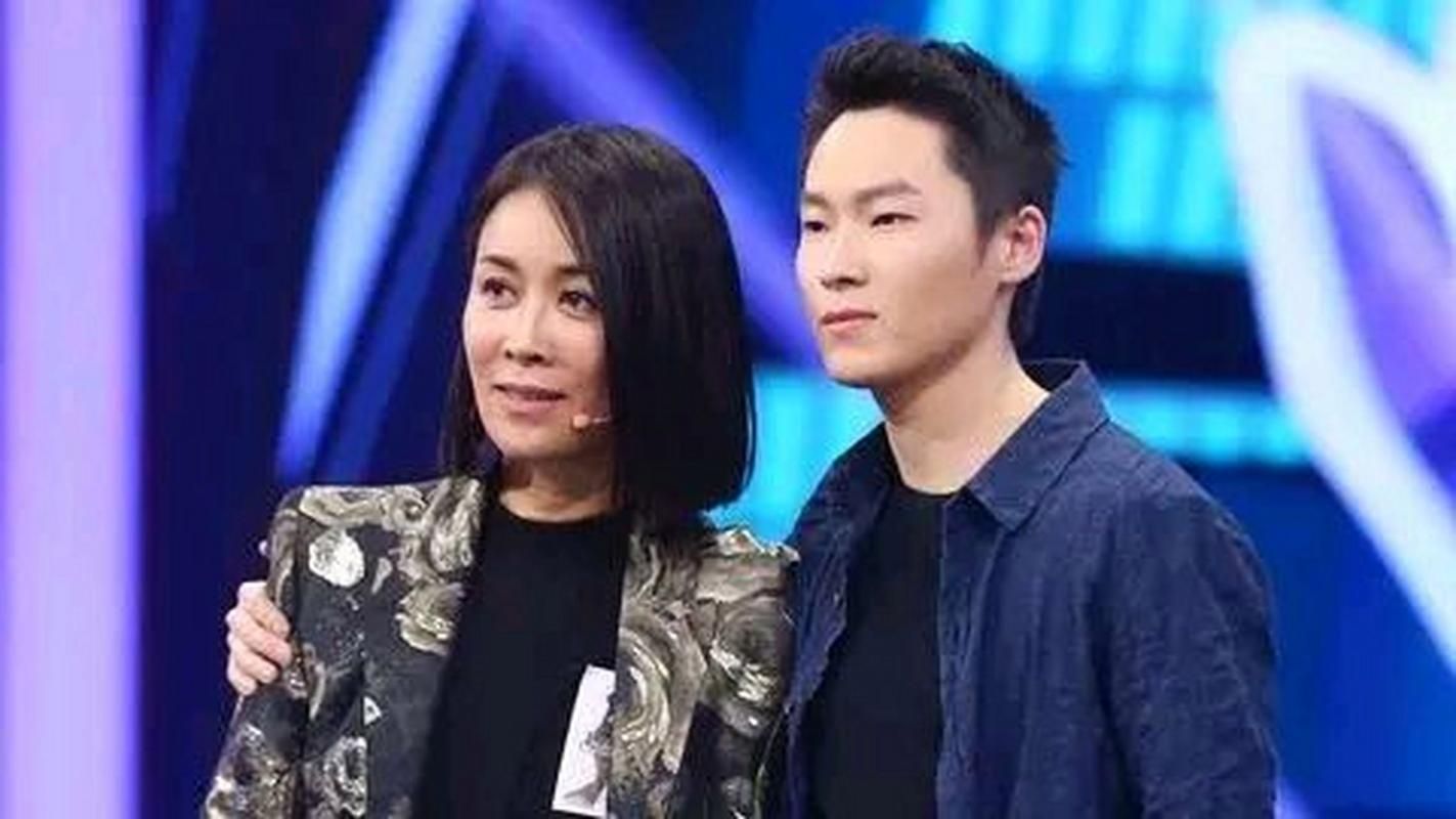 梁博那英同台合唱惊艳全场 师徒情深引热议
