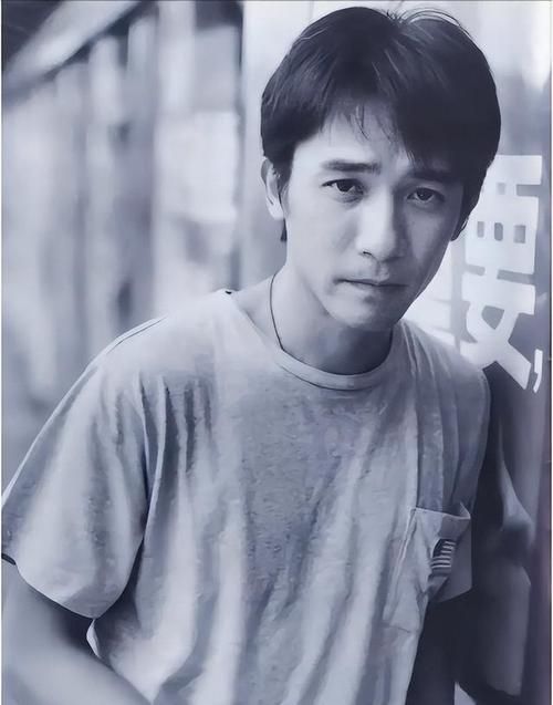 梁朝伟刘德华：影帝人生大不同，谁活得更精彩？