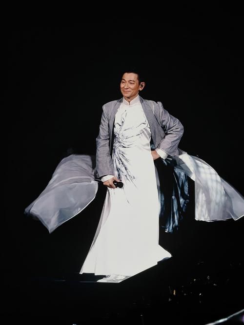 模仿刘德华的人：追梦路上的辛酸与快乐