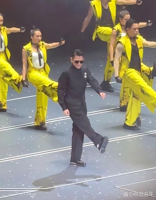 残酷一叮刘德华现场表演视频曝光引热议
