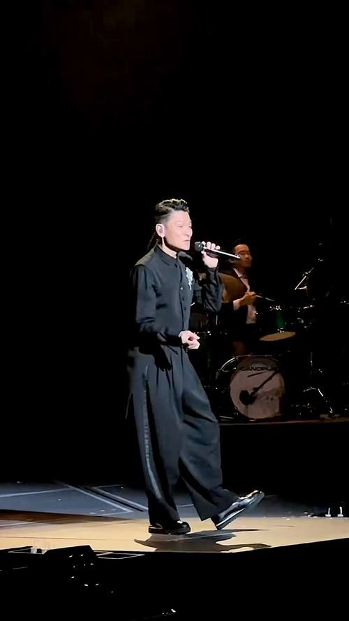残酷一叮刘德华现场表演视频曝光引热议