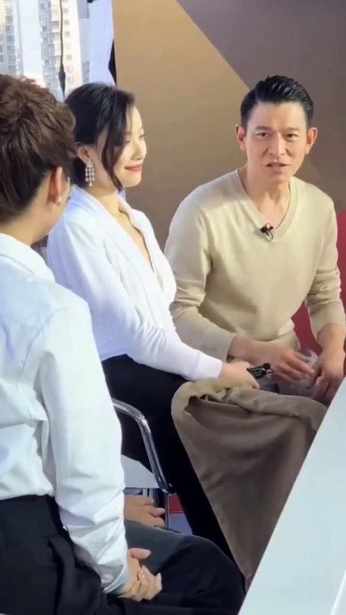 沈腾刘德华同框画面太搞笑网友直呼神仙组合