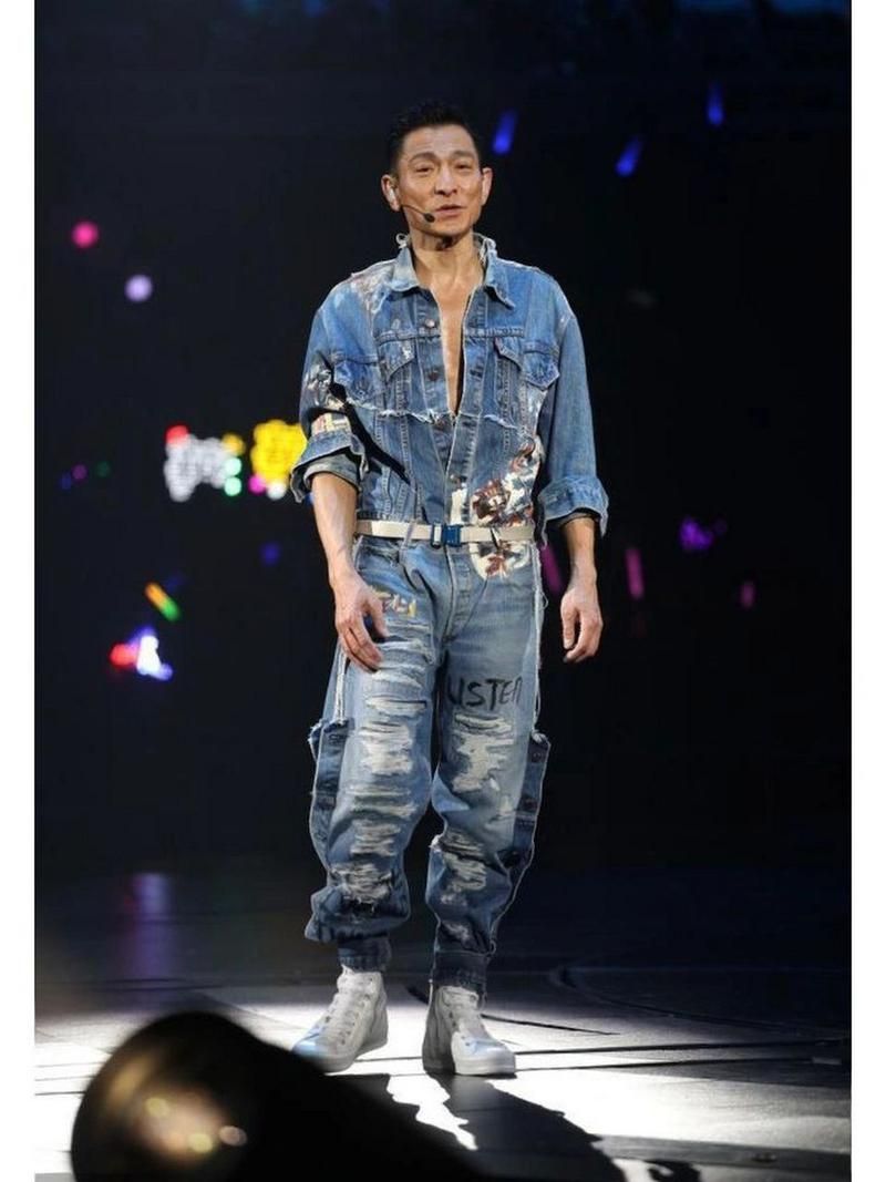 深扒刘德华家境：从贫民窟到天王巨星的逆袭之路