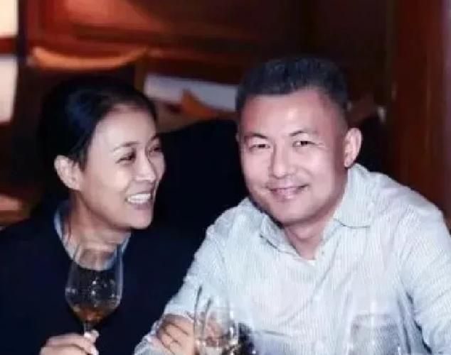 王姬老公高峰是那英前男友两人旧照曝光