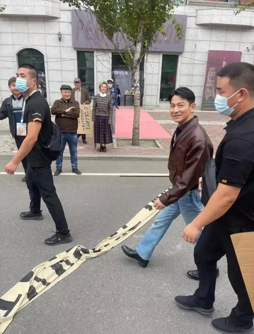 神似刘德华！他的御用替身都经历了什么？