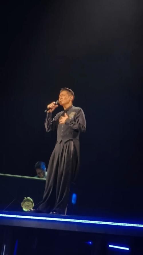 累斗累刘德华主题曲赏析 这首歌你单曲循环过吗
