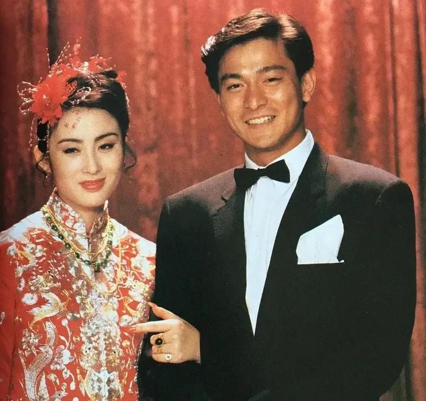 罕见！刘德华结婚照流出，婚纱照细节大公开