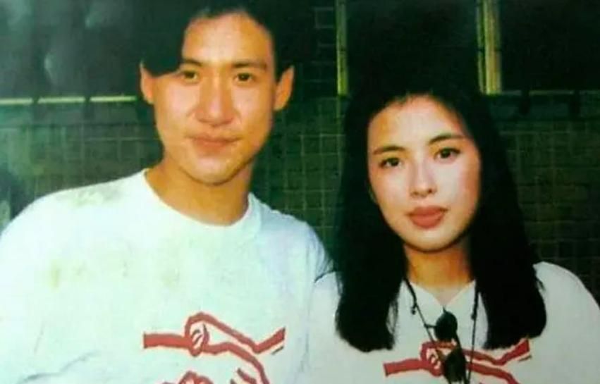 罗美薇张学友年轻时合照曝光回顾甜蜜恋爱史