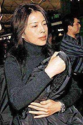 罗美薇最新近照公开 张学友妻子近况令人羡慕