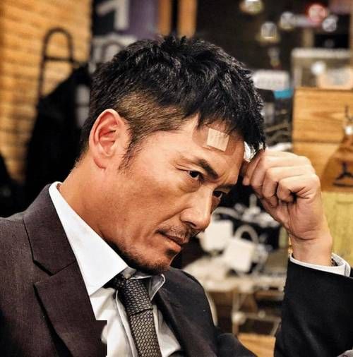 苗侨伟刘德华：从五虎将到如今的传奇巨星