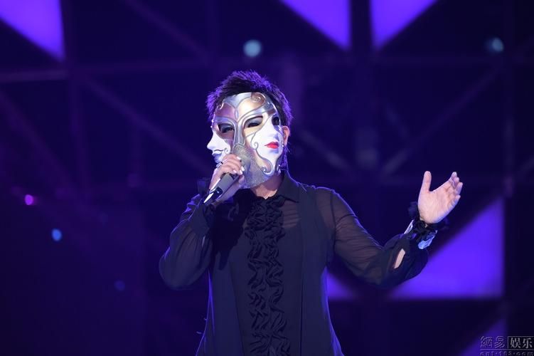 蒙面歌王那英惊艳全场 揭秘她的音乐传奇故事