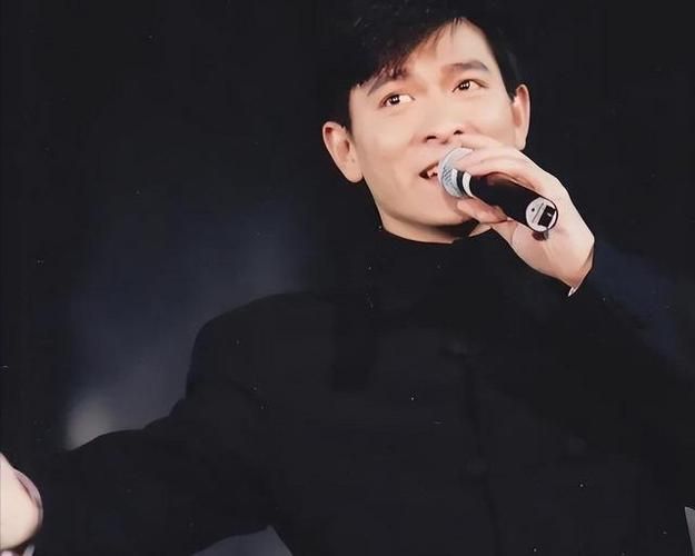 许冠杰刘德华谁更厉害？歌迷心中各有千秋