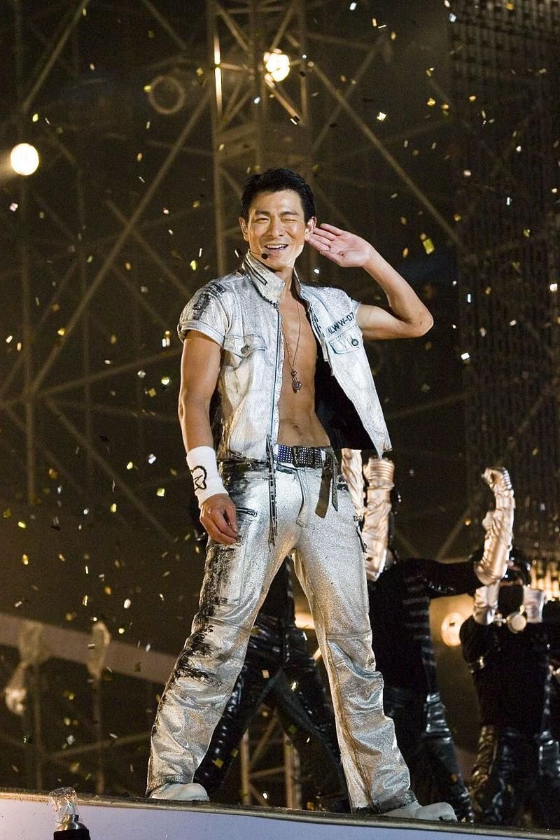 谭咏麟和刘德华谁厉害 唱功演技全方位对比