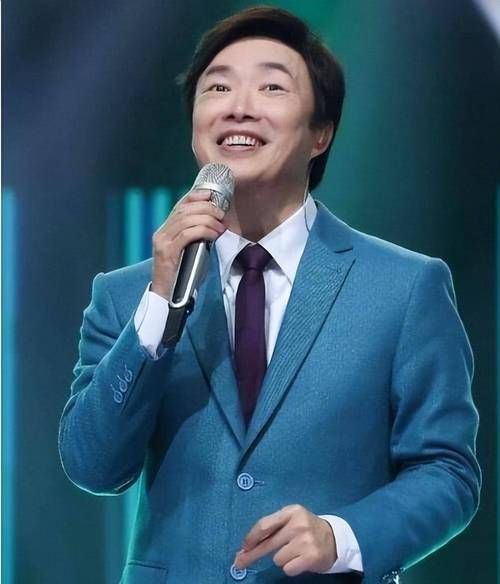 费玉清模仿刘德华唱歌连本尊都忍不住点赞