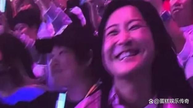 贾玲刘德华同框！演唱会偶遇引爆全网