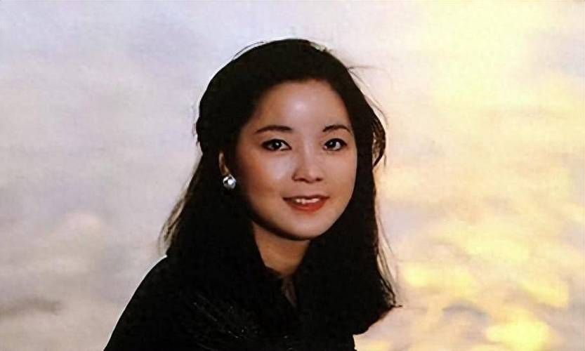 邓丽君那英谁更受欢迎 不同时代的歌坛天后