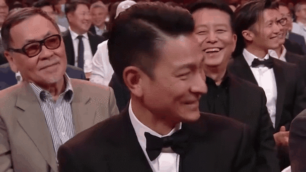 邓超模仿刘德华，你认为像吗？神同步瞬间来袭！