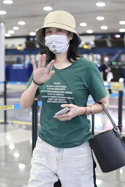 那英丝袜搭配秘诀大公开 教你穿出明星范儿
