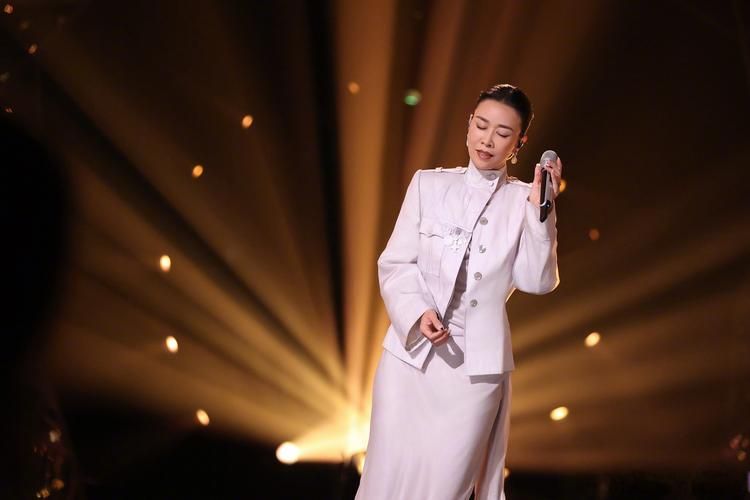 那英丝路歌曲现场版视频 感受震撼的live实力