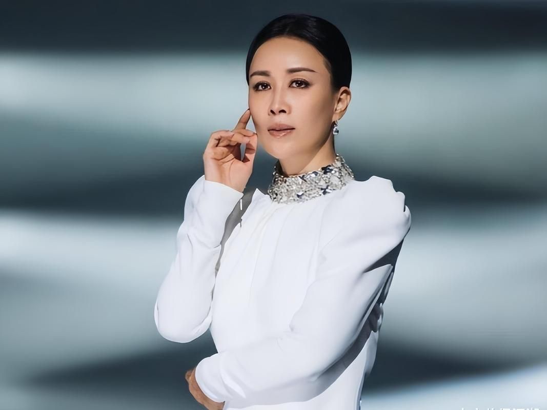 那英会弹吉他吗她的音乐才华不止唱歌