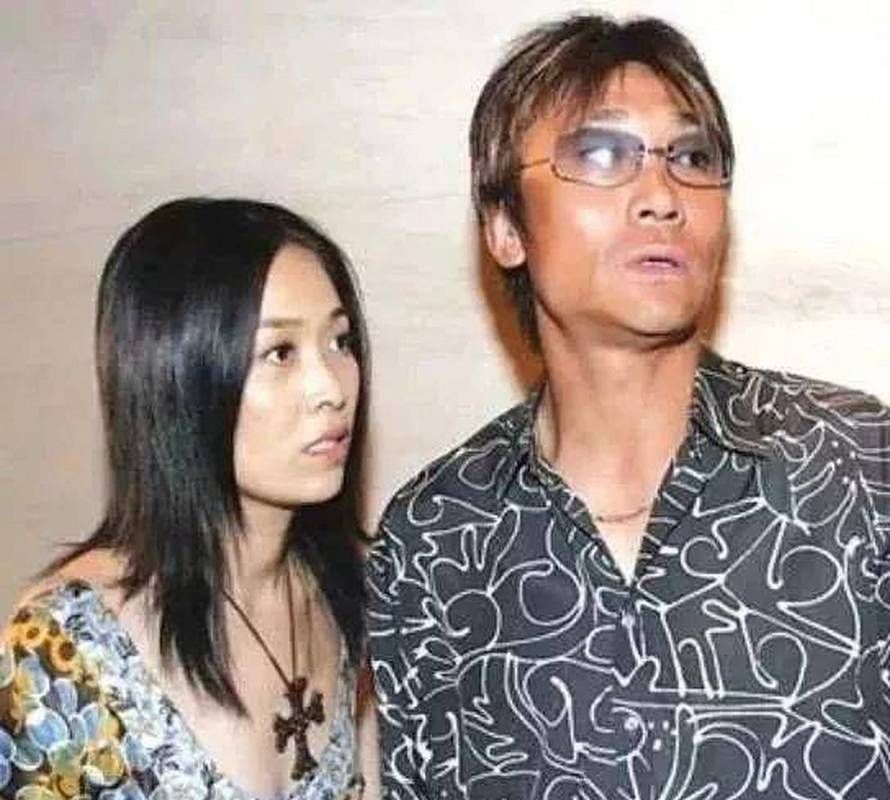 那英儿子罕见露面 遗传妈妈好基因颜值超高