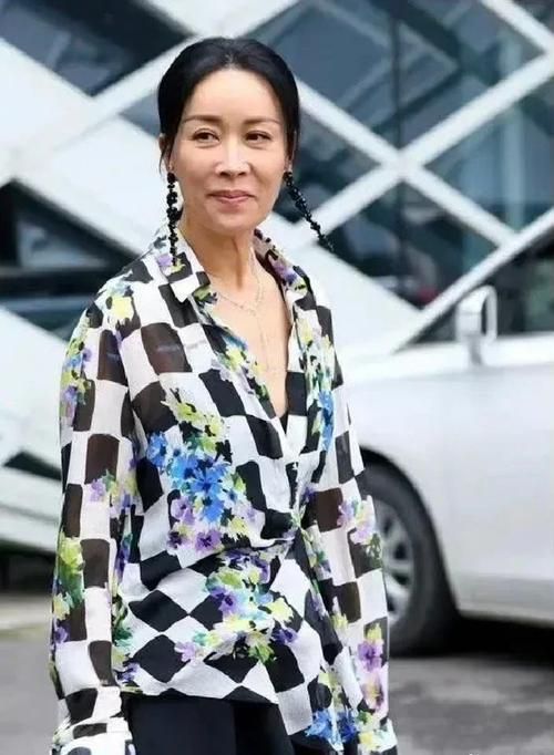 那英几岁了盘点她的成名之路与年龄变化