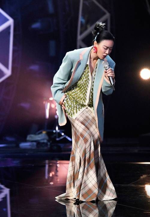 那英几岁开始唱歌 从东北大妞到乐坛天后的蜕变